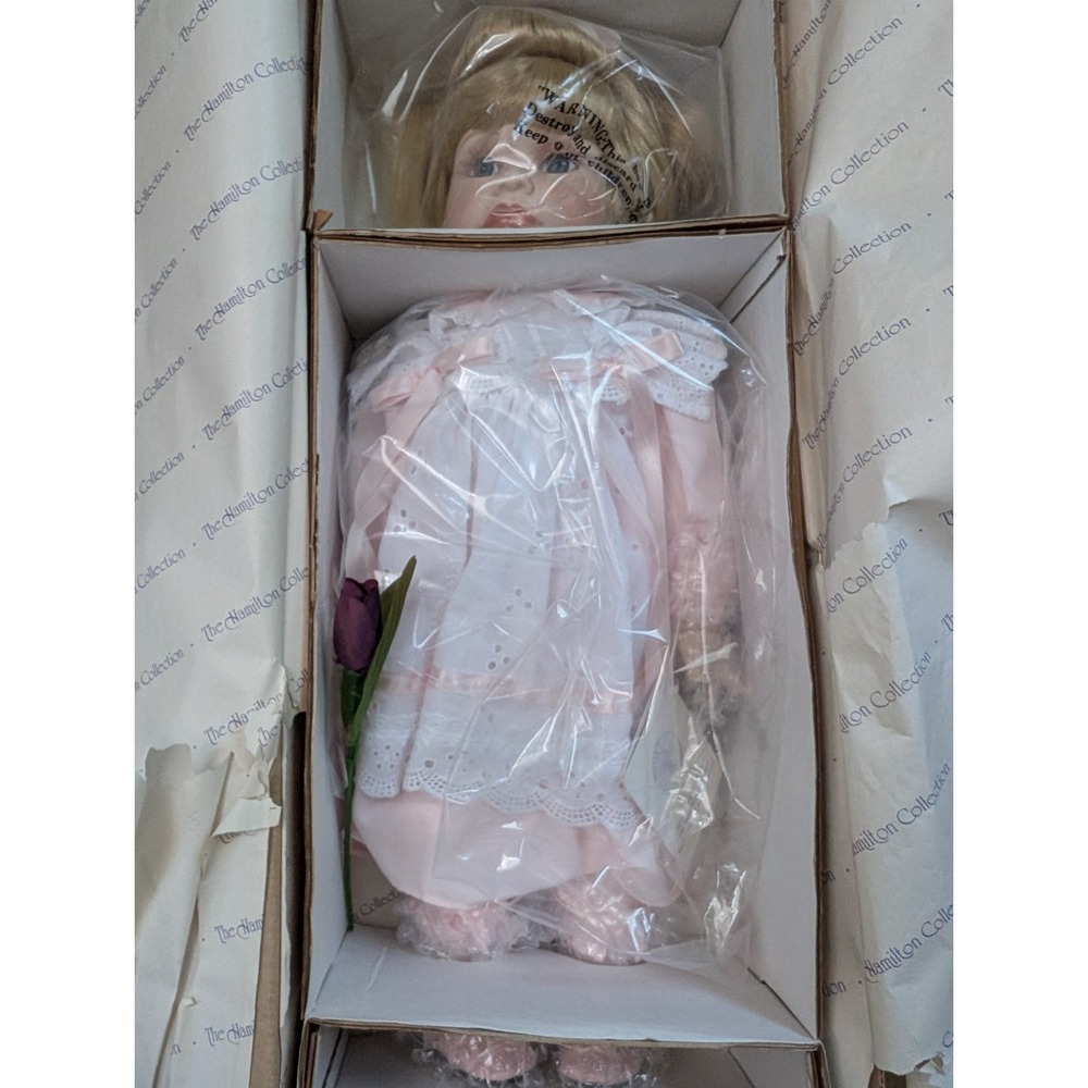 New in box Heather porcelain doll by Joke Grobben Heritage Dolls
